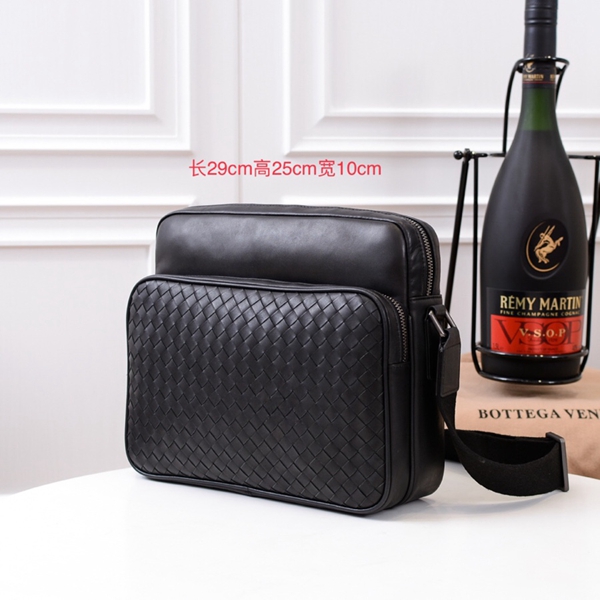 ボッテガヴェネタバッグ背面デザイン